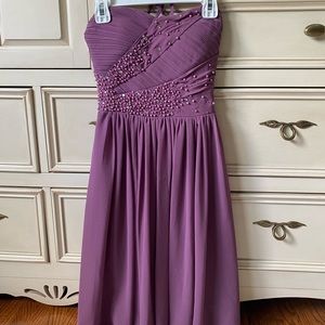 Le Chateau Beaded Short Prom/Grad/Event Dress